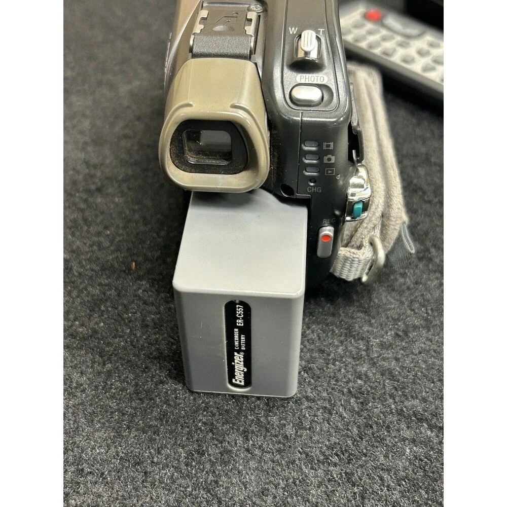 Sony Handycam DCR-DVD 203 DVD Camcorder 12x Optical Zoom with Accesories B-17